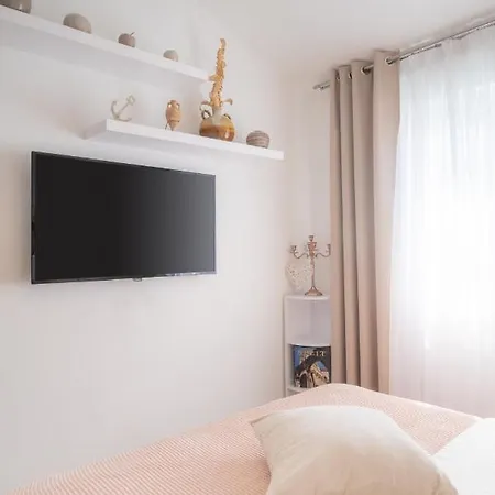 Tikvarin, Kastel Kambelovac Apartment *