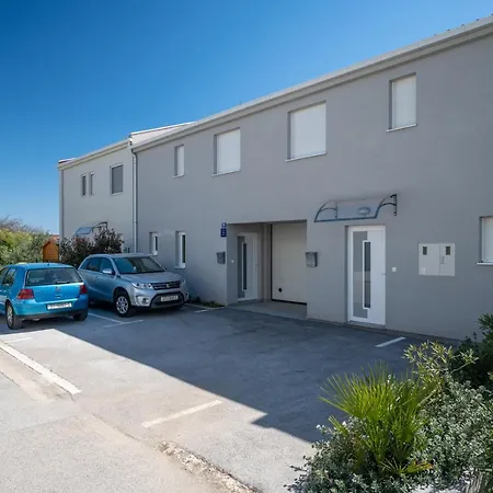 Apartament Tikvarin, Kastel Kambelovac *