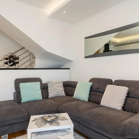 Apartament Tikvarin, Kastel Kambelovac *